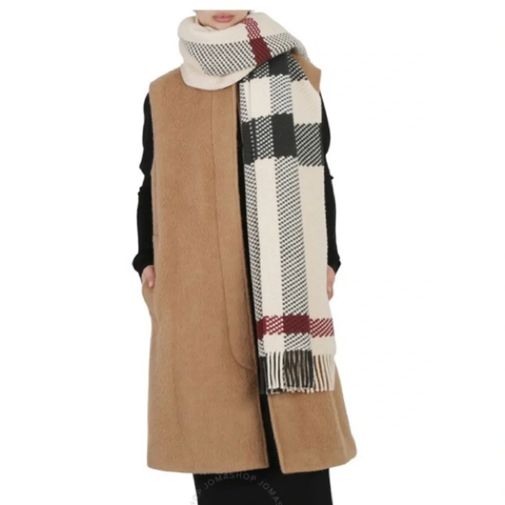 NWT $1050 Burberry Jumbo Check Fringe Wool Scarf in Stone, Unisex!